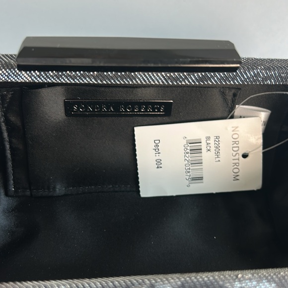 Sondra Roberts Hard Case Convertible Clutch
Black/silver Metallic - Picture 4 of 6